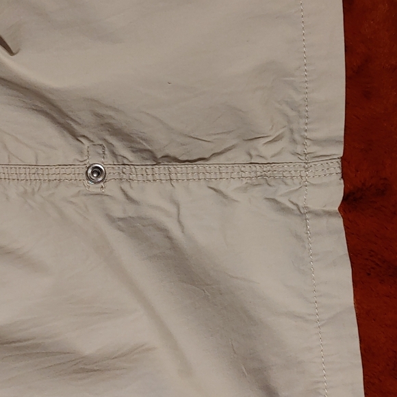 Jules & James Women's Cargo Shorts - Picture 8 of 9